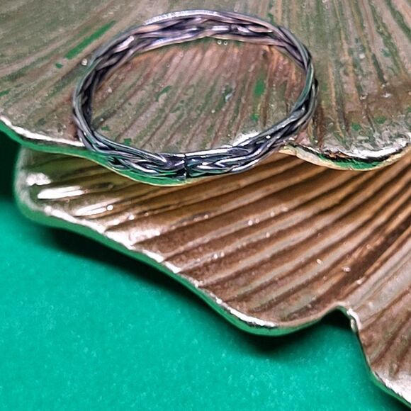 Bliss Fine Jewelry New Twisted Ring in ,925 Solid Sterling Silver Size 6 - Picture 4 of 6